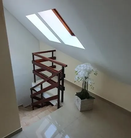 דירה Apartmanystocklova2 *