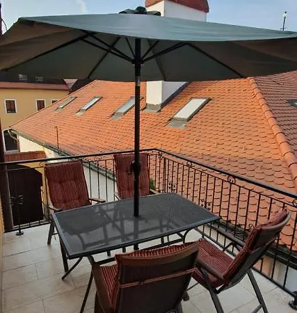 דירה Apartmanystocklova2 *